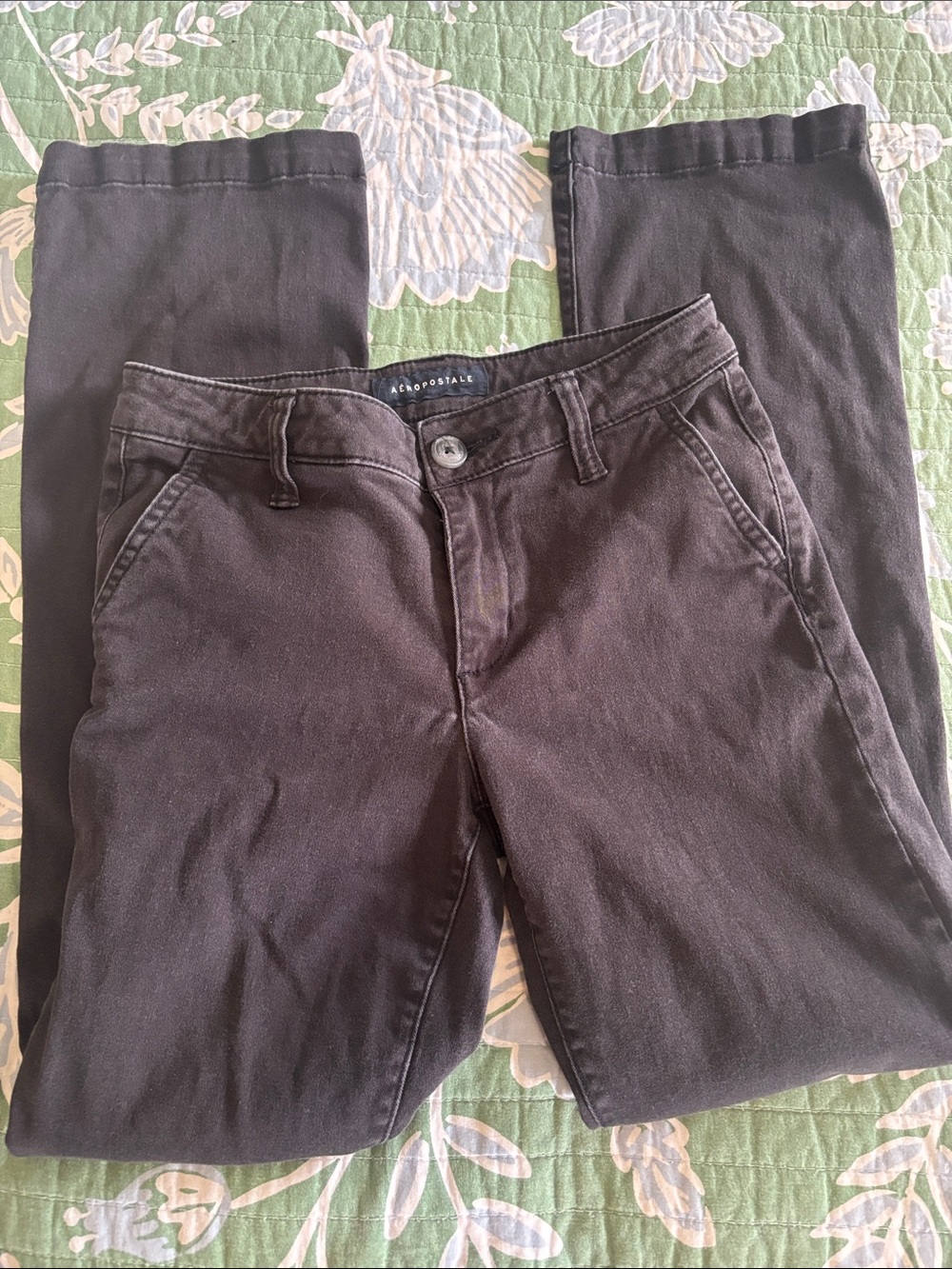 Aeropostale Black Skinny chinos with Slight Flare size 00short.